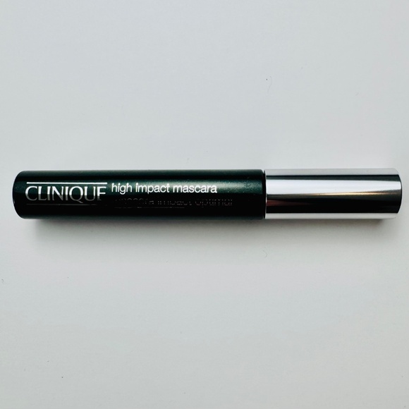 Clinique High Impact™ Mascara Black Full Size .28 oz. / 8 g - Picture 3 of 4